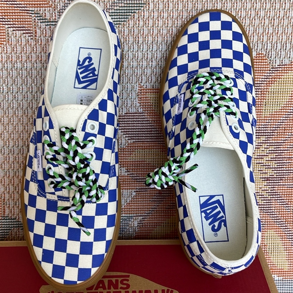 Vans Men’s Authentic
Checkerboard Blue/White
VN0009PVY6Z
Sneakers - Picture 13 of 16